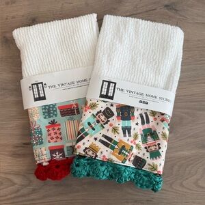 Holiday Festive Nutcracker & Gifts Fabric Crochet Edge Tea Mop Towels NWT